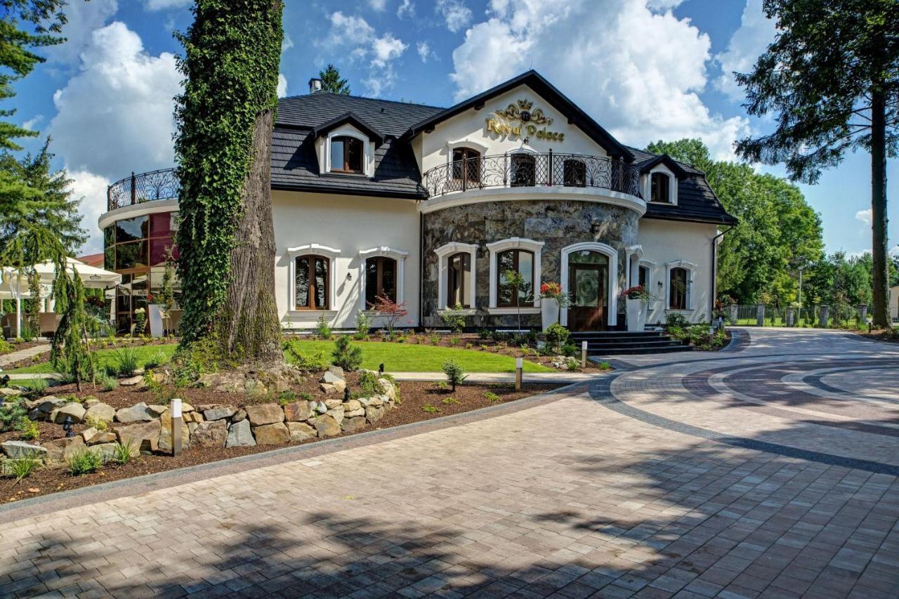 Royal Palace Centrum Bankietowe Sanok Bagian luar foto